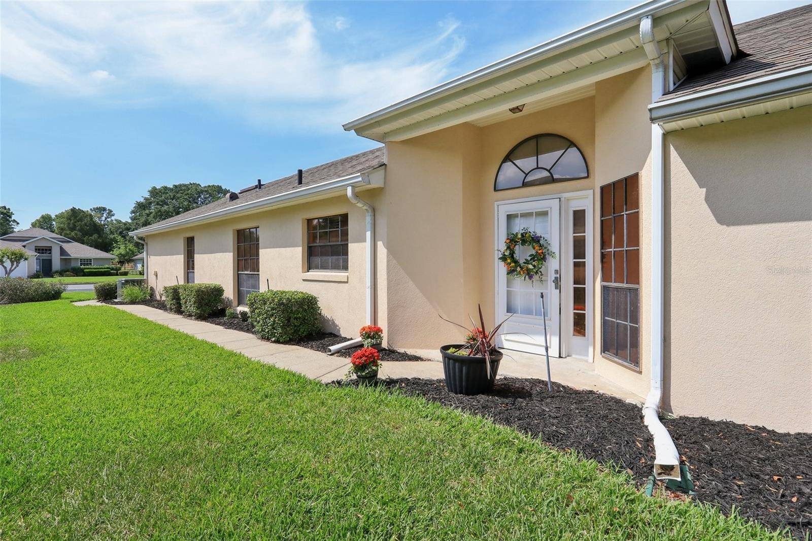 Tavares, FL 32778,256 JUNIPER WAY