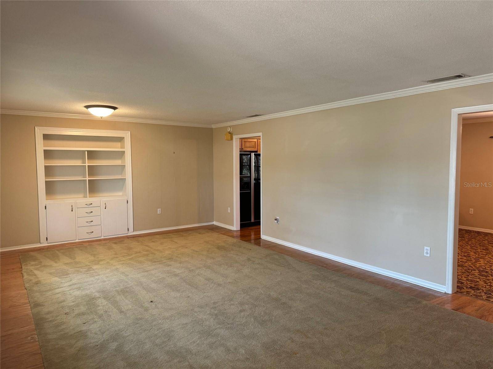 Eustis, FL 32726,619 W SEMINOLE AVE