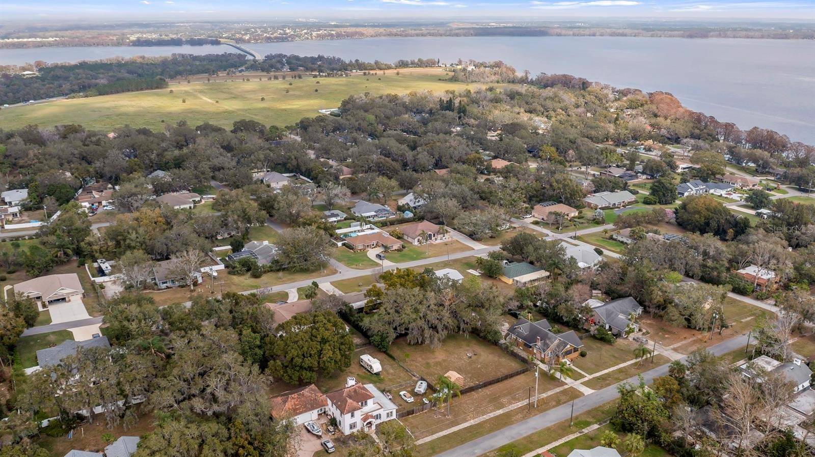 Howey In The Hills, FL 34737,E LAUREL AVE