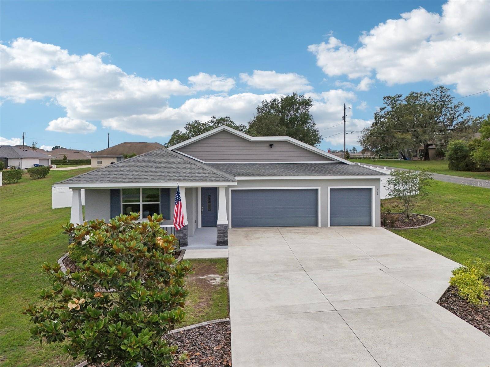 Howey In The Hills, FL 34737,395 S DIXIE DR