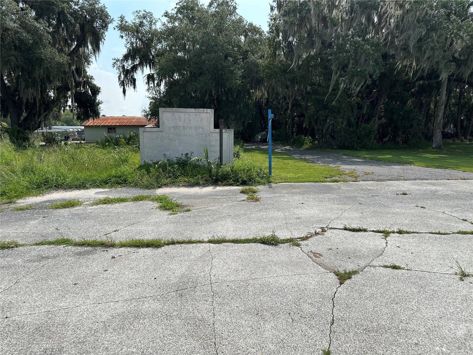 Eustis, FL 32726,1551 N HIGHWAY 19