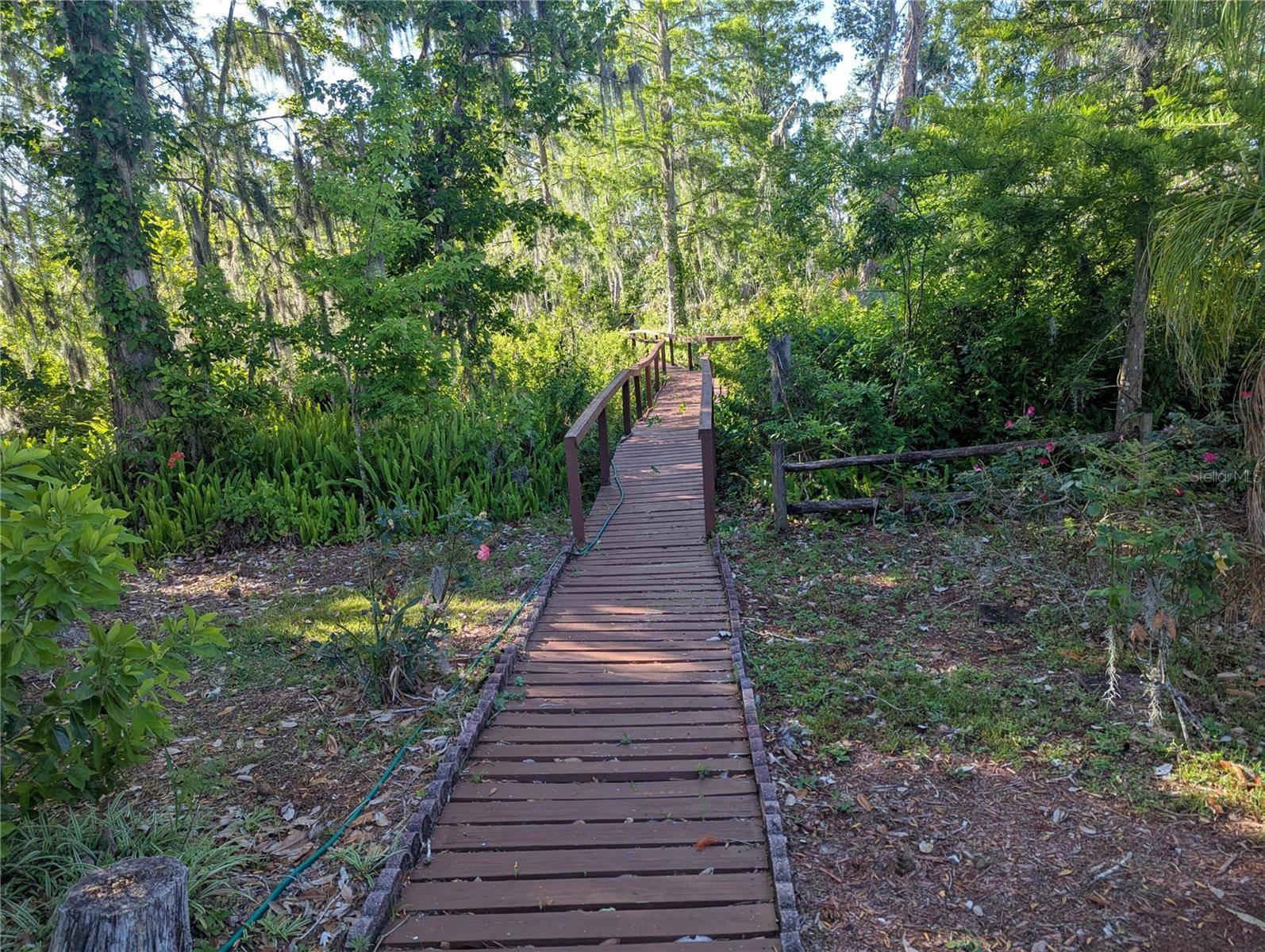 Tavares, FL 32778,2871 MYAKKA RIVER RD