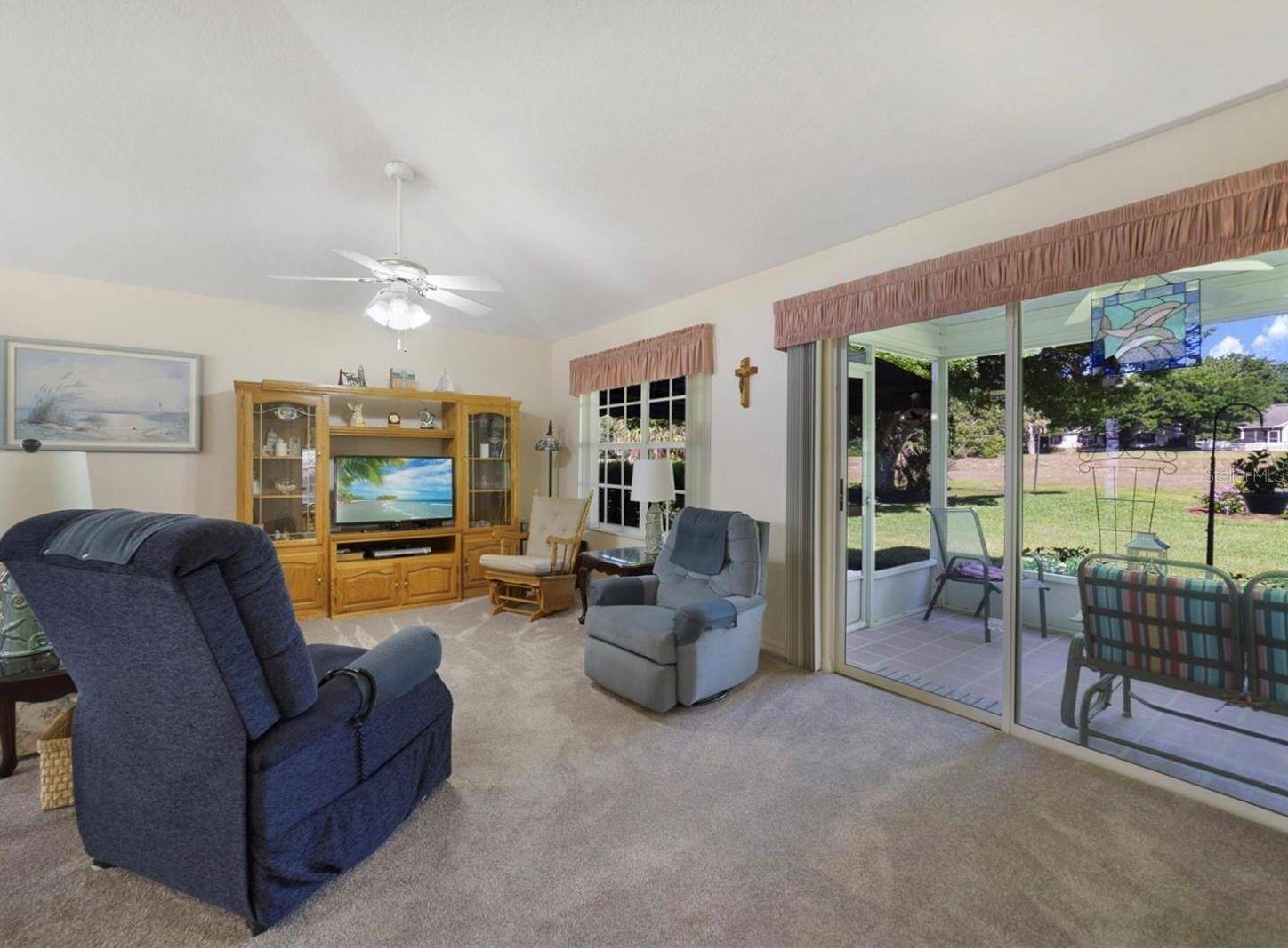 Tavares, FL 32778,239 JUNIPER WAY