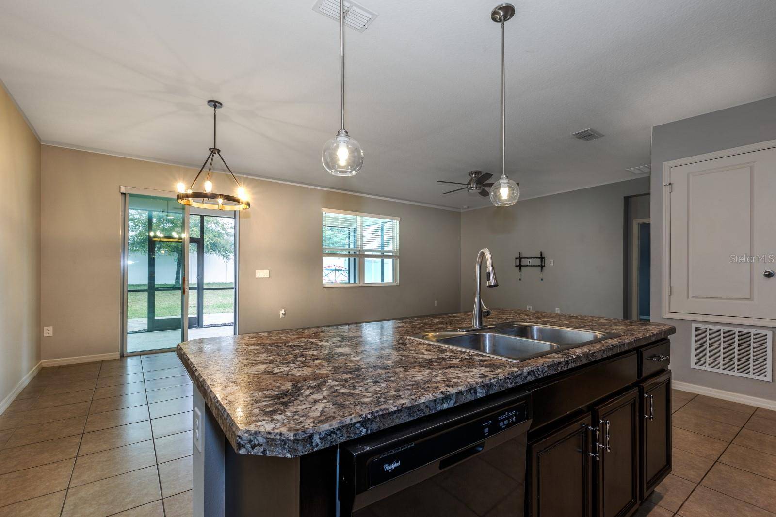 Tavares, FL 32778,3194 BAYOU LN