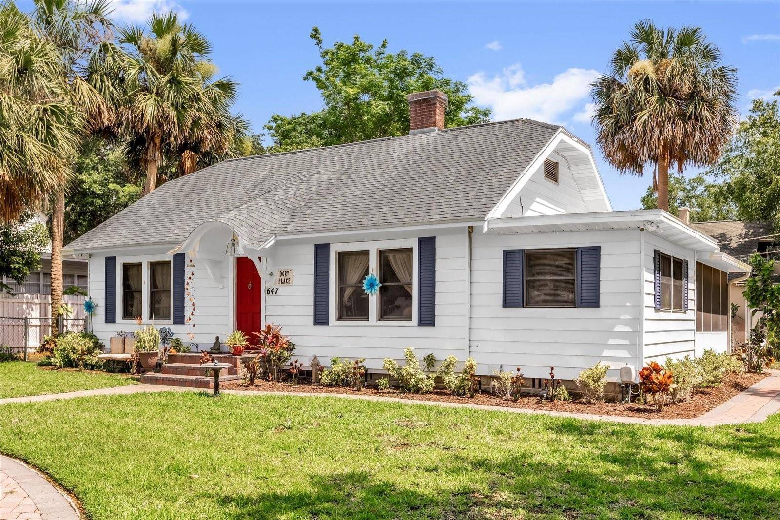 Mount Dora, FL 32757,647 E 3RD AVE