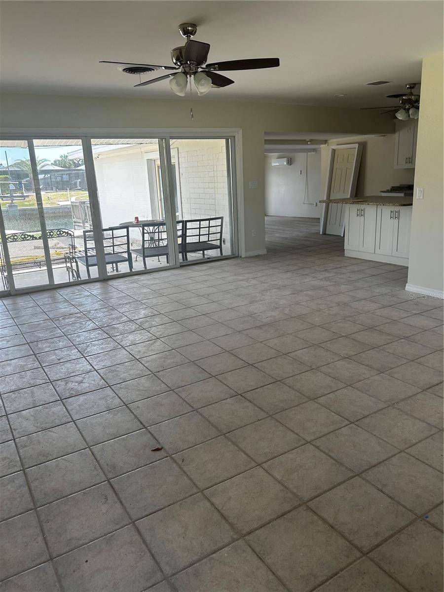 Crystal River, FL 34429,11 SE KINGS BAY DR