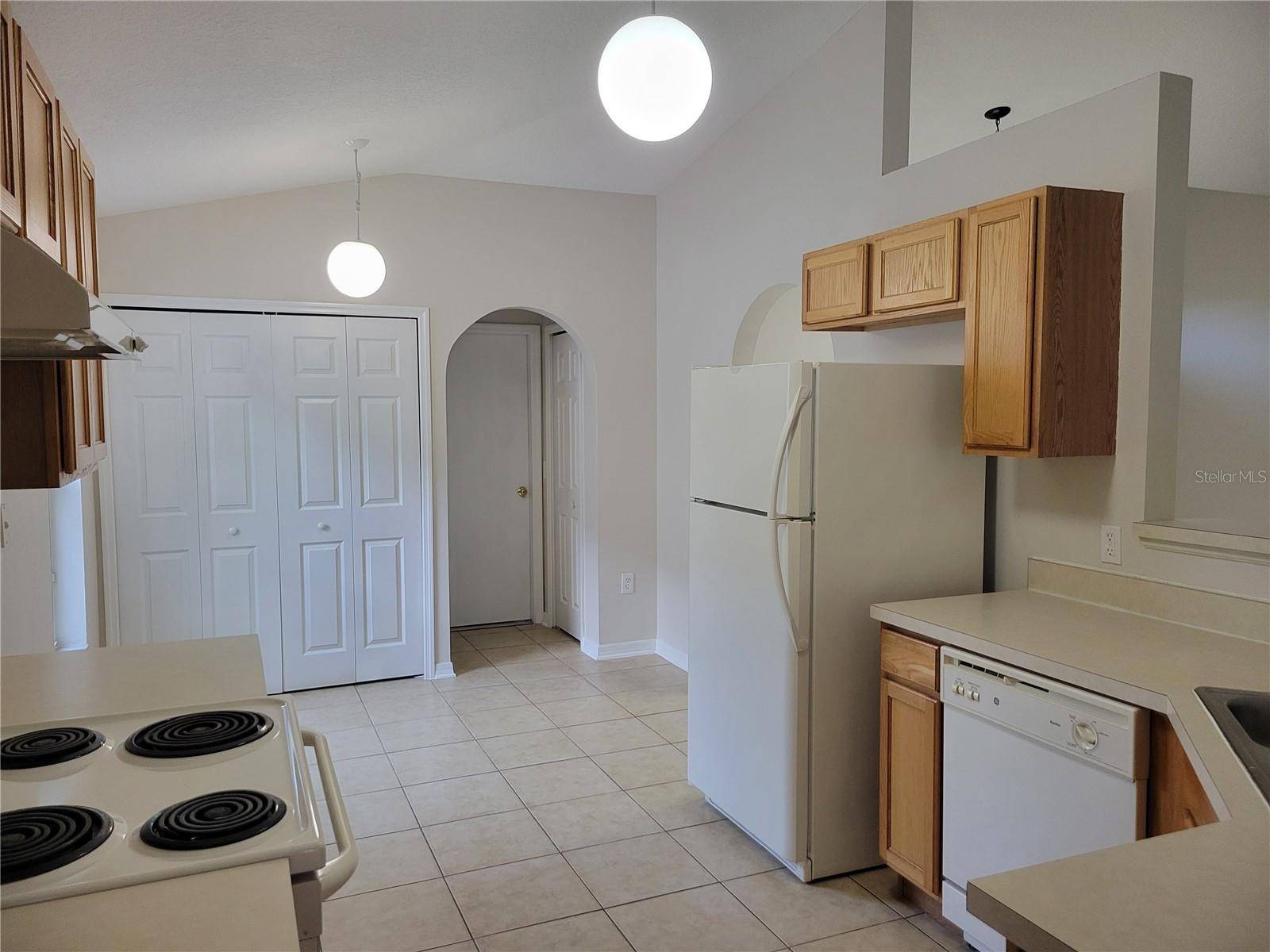 Tavares, FL 32778,2230 TEALWOOD CIR