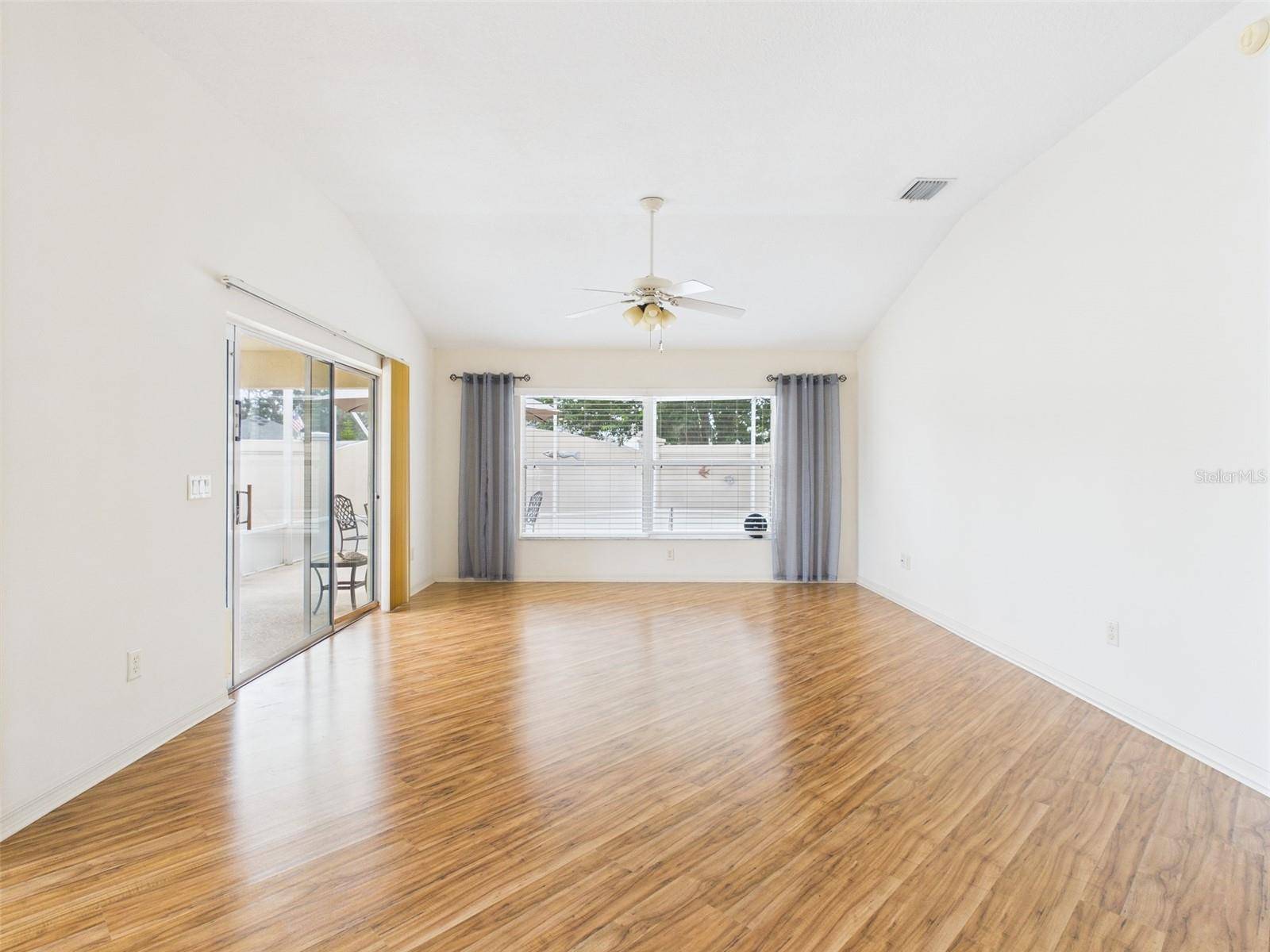 The Villages, FL 32162,652 DANBURY ST