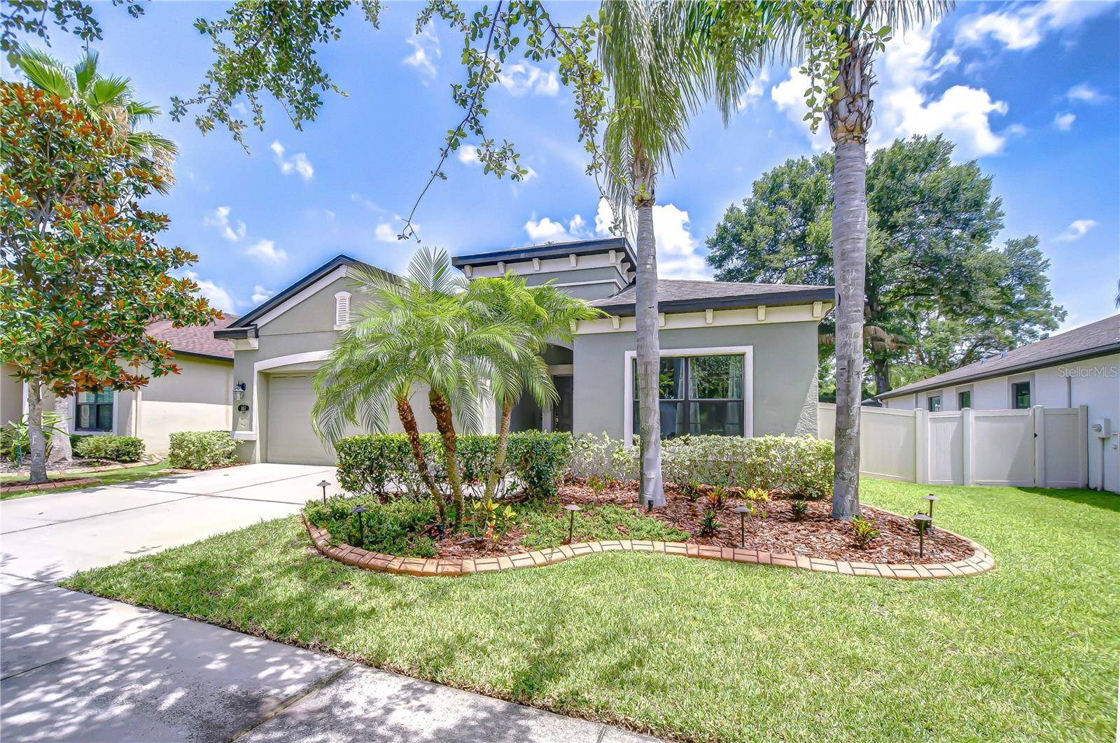 Seffner, FL 33584,107 DAKOTA HILL DR