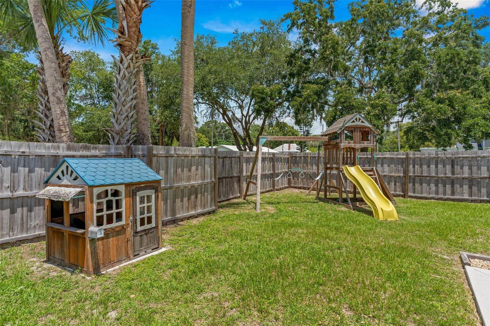 Umatilla, FL 32784,204 LORI CT