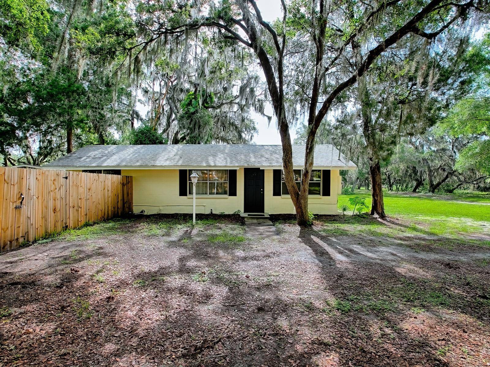 Lady Lake, FL 32159,6731 LAKE GRIFFIN RD
