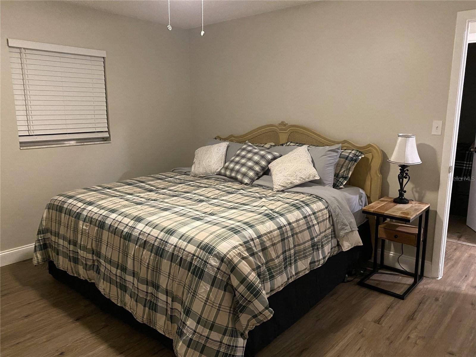 Tavares, FL 32778,930 CEDAR CIR