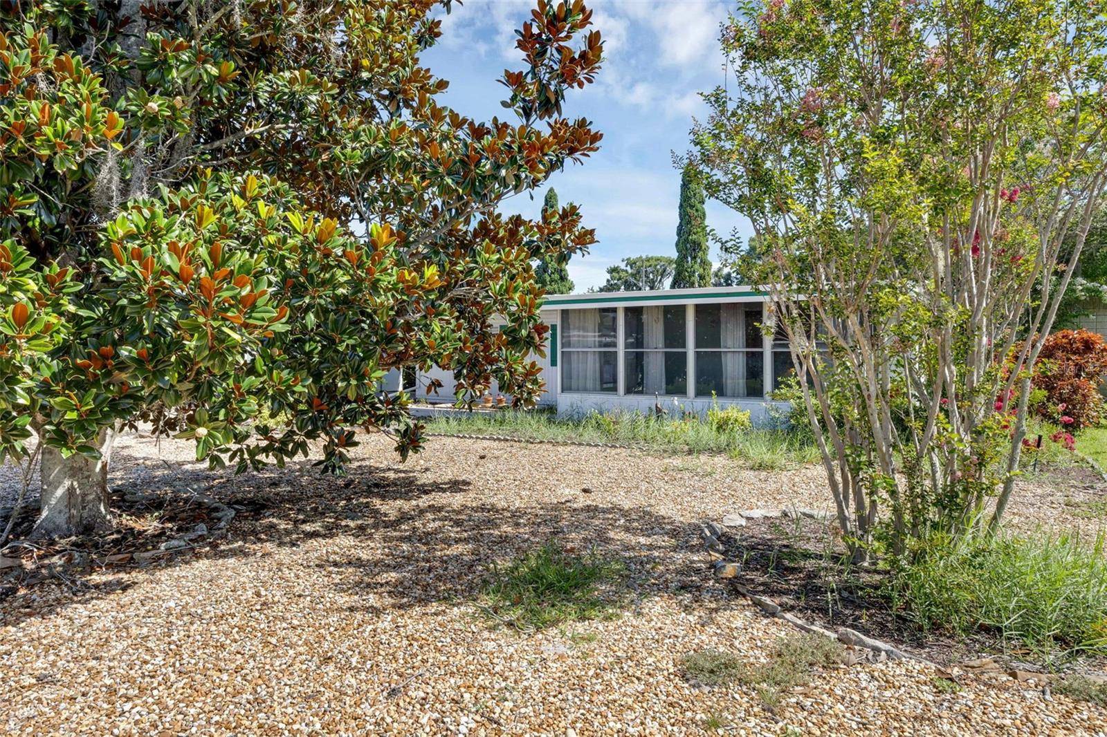 Tavares, FL 32778,2412 VINDALE RD