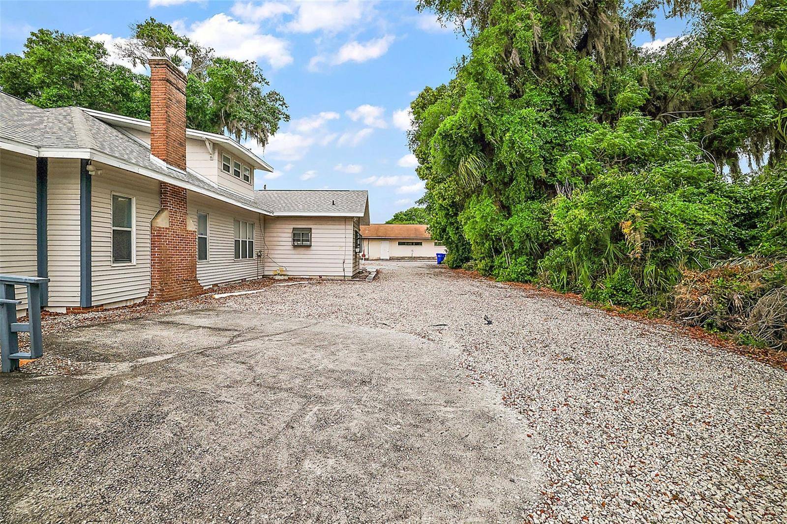 Tavares, FL 32778,305 N SINCLAIR AVE
