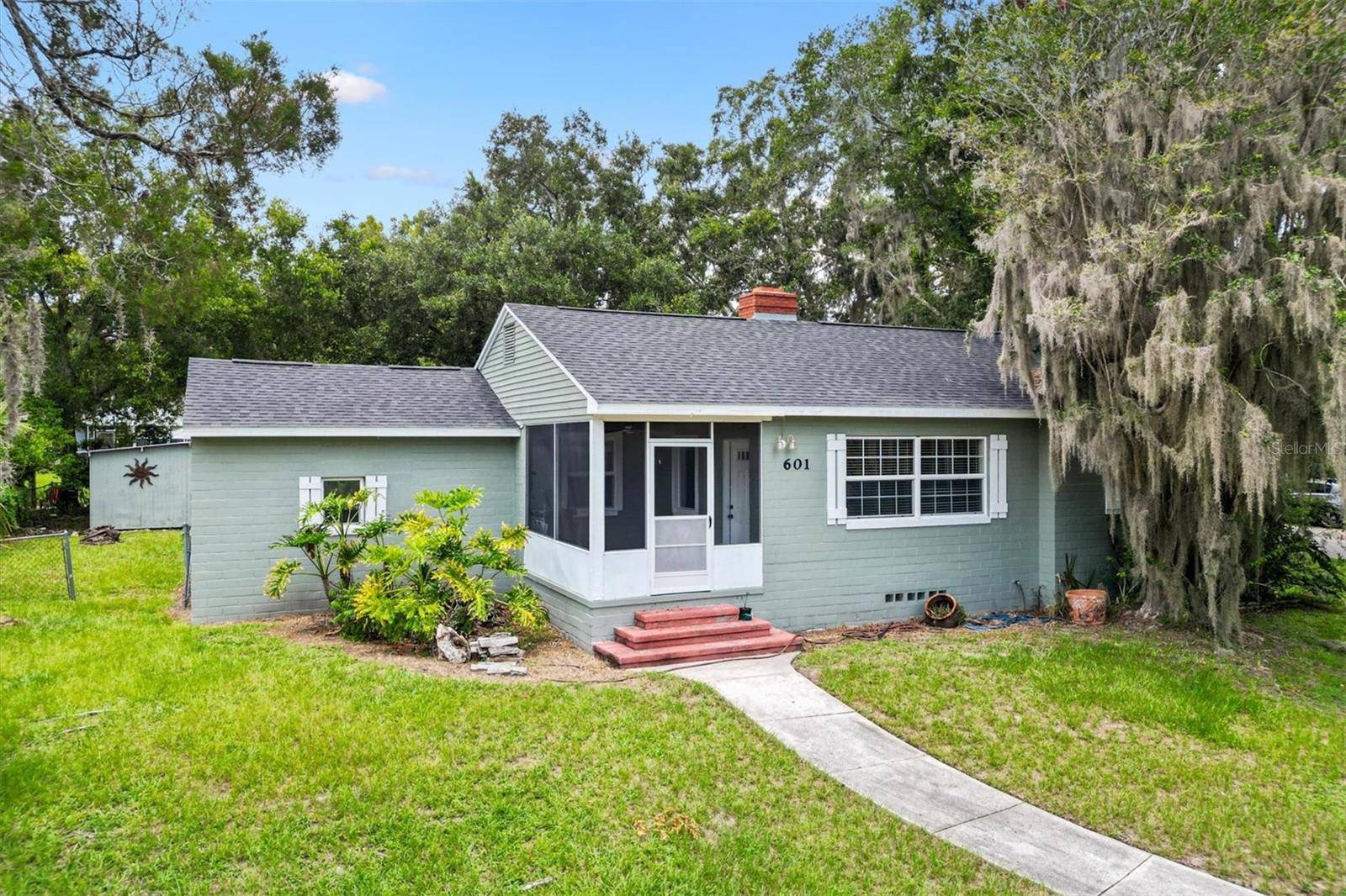 Leesburg, FL 34748,601 S 12TH ST