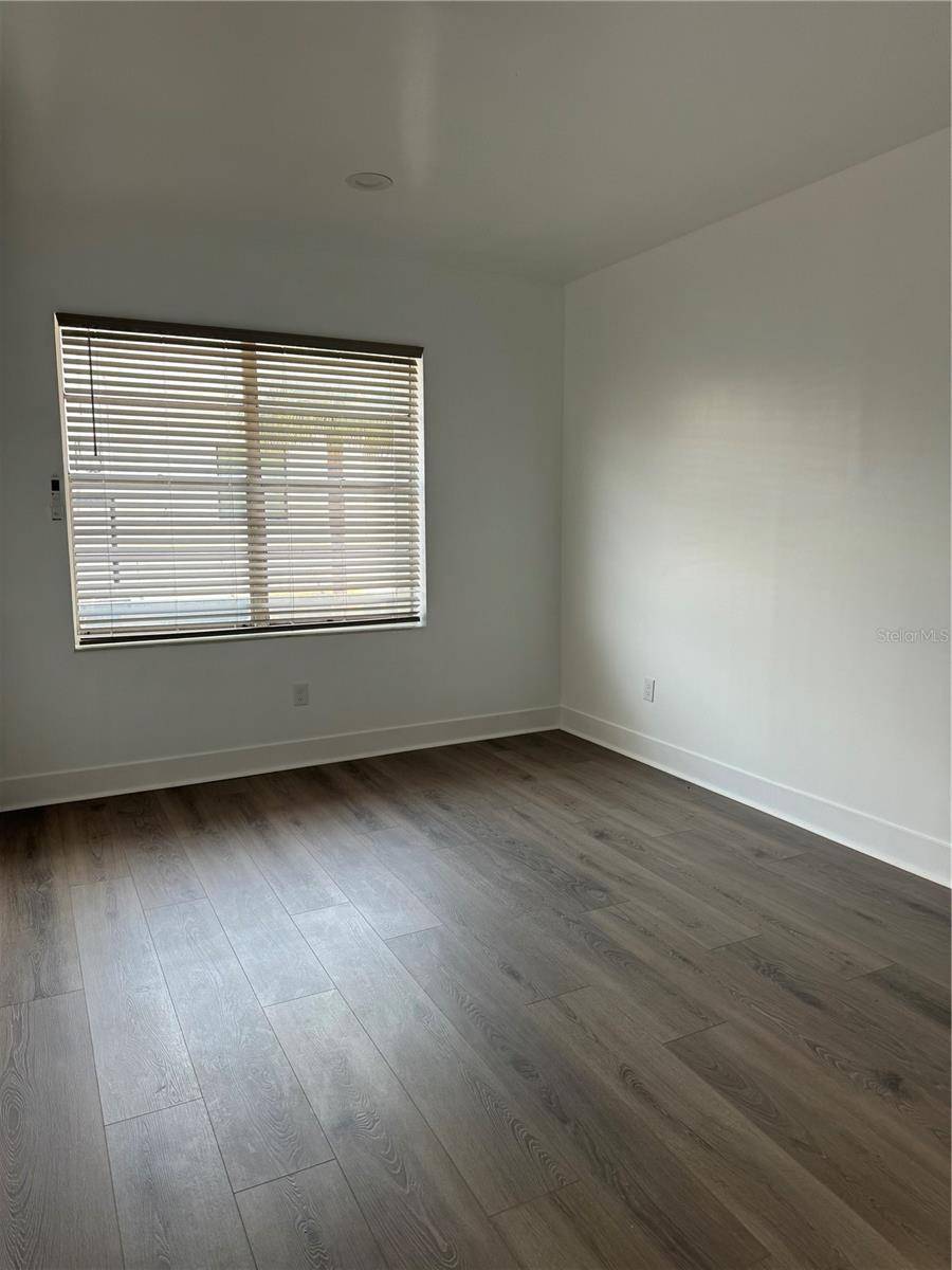 Leesburg, FL 34748,206 W MAIN ST #201