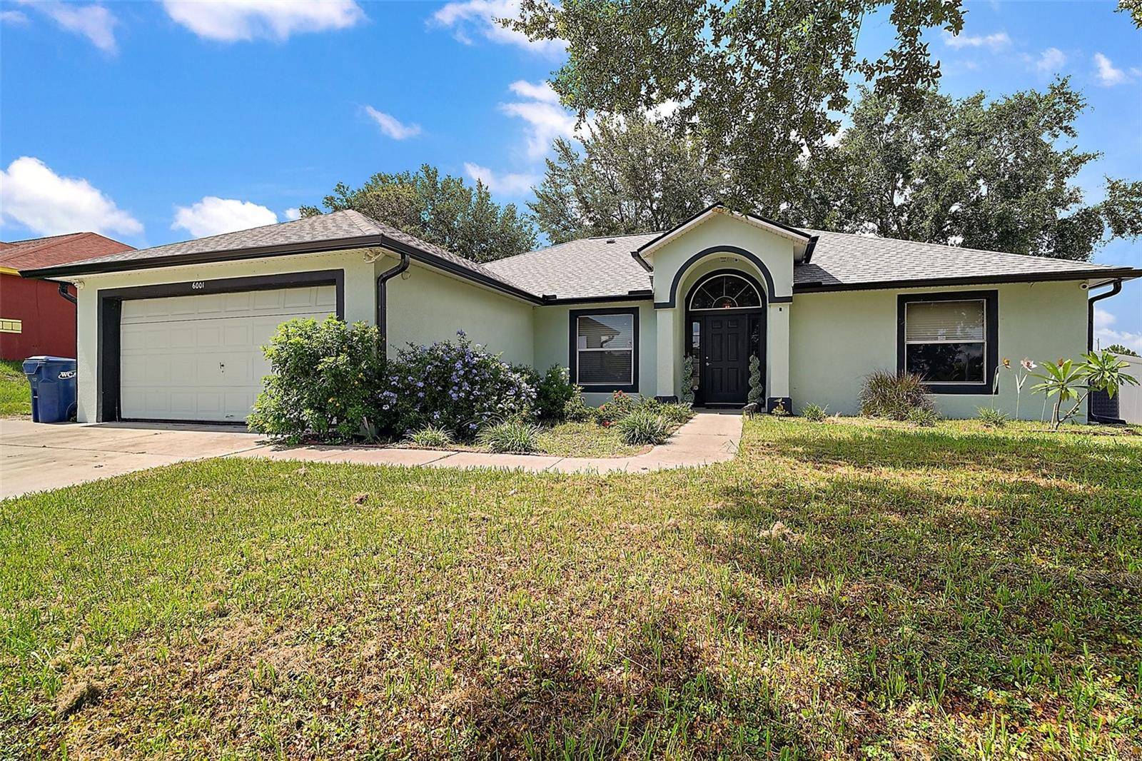 Mascotte, FL 34753,6001 PINE BLUFF LN