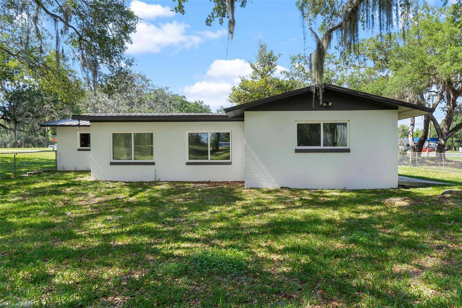 Lady Lake, FL 32159,109 LAKE VIEW