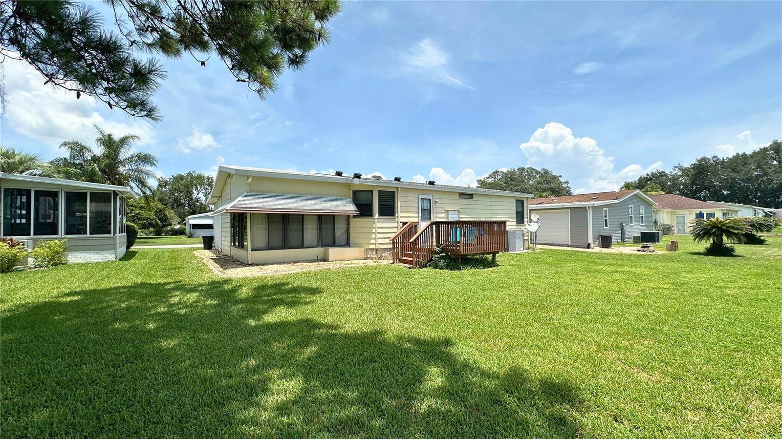 Lady Lake, FL 32159,908 ROSE LN