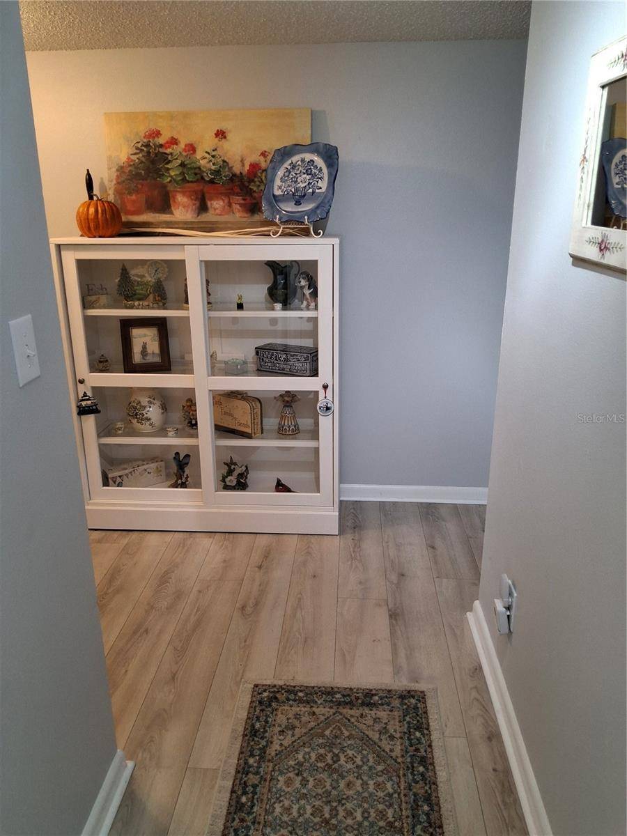 Ocala, FL 34472,727 MIDWAY DR #A