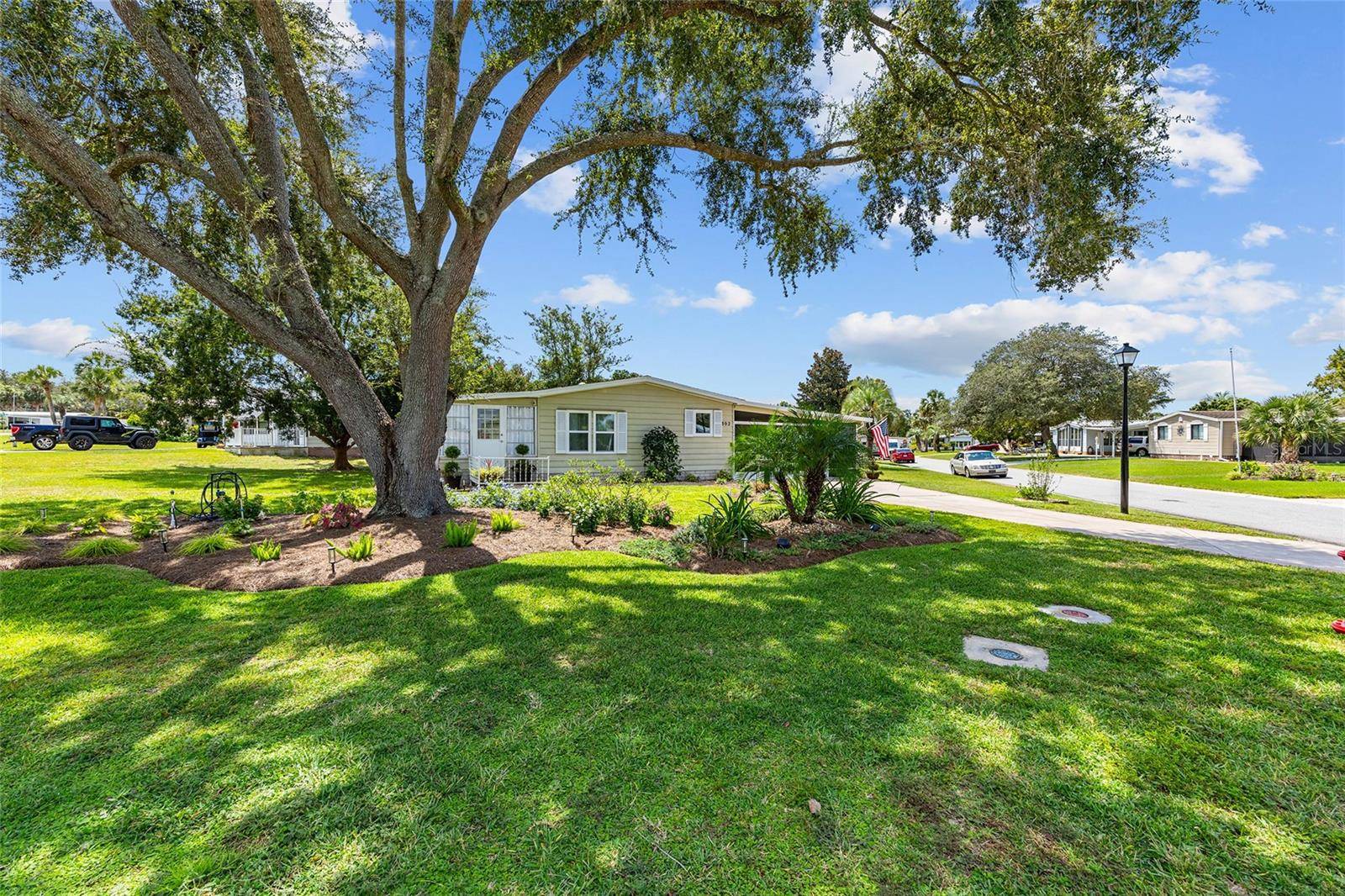 Lady Lake, FL 32159,802 SHARON DR