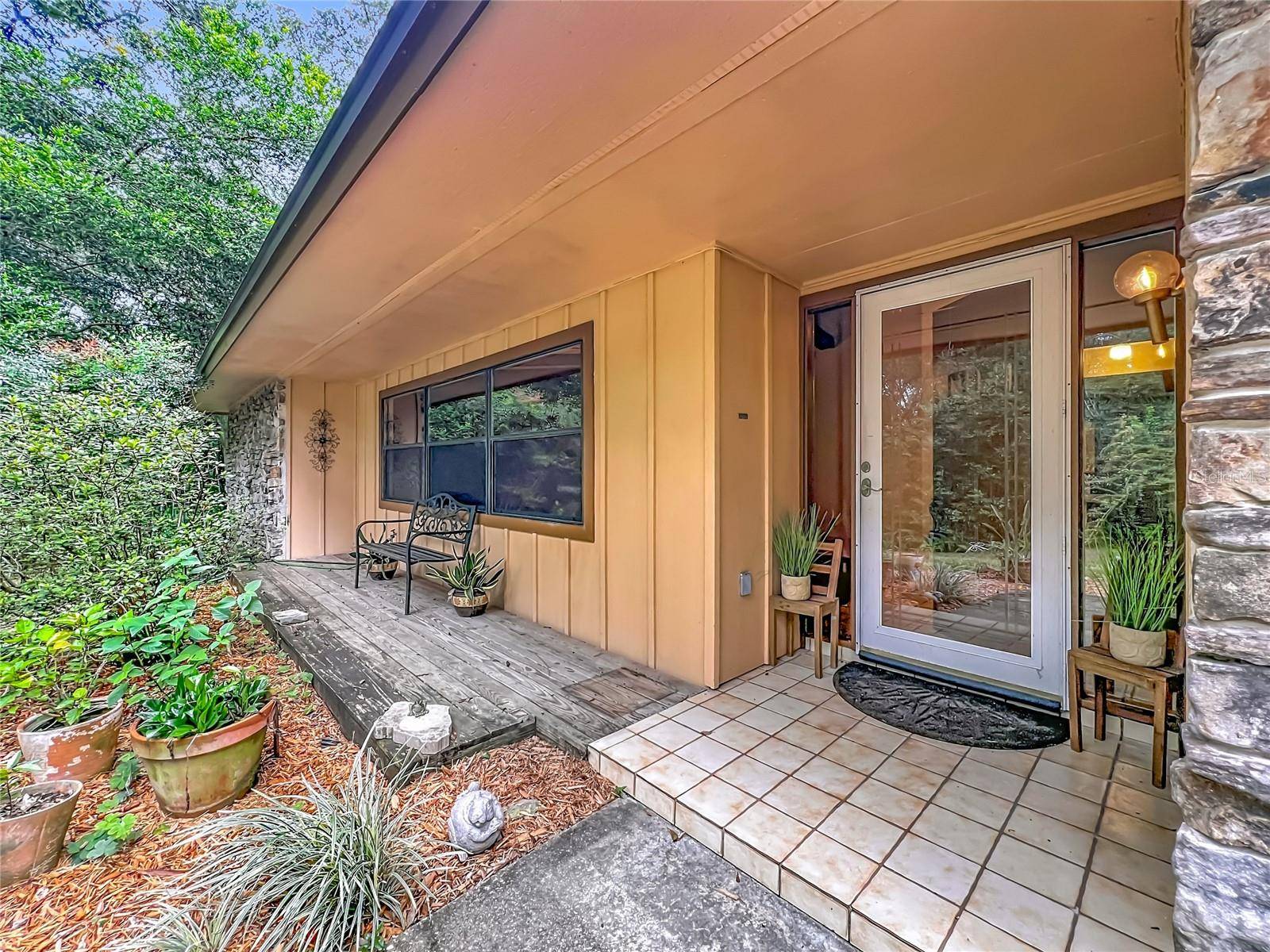 Eustis, FL 32726,1942 COUNTRY CLUB RD