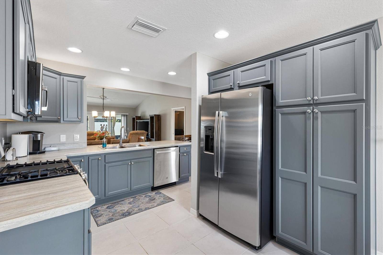 The Villages, FL 32163,2202 LANDREA LOOP