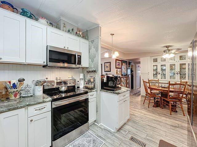 Tavares, FL 32778,1359 WINDSOR ST