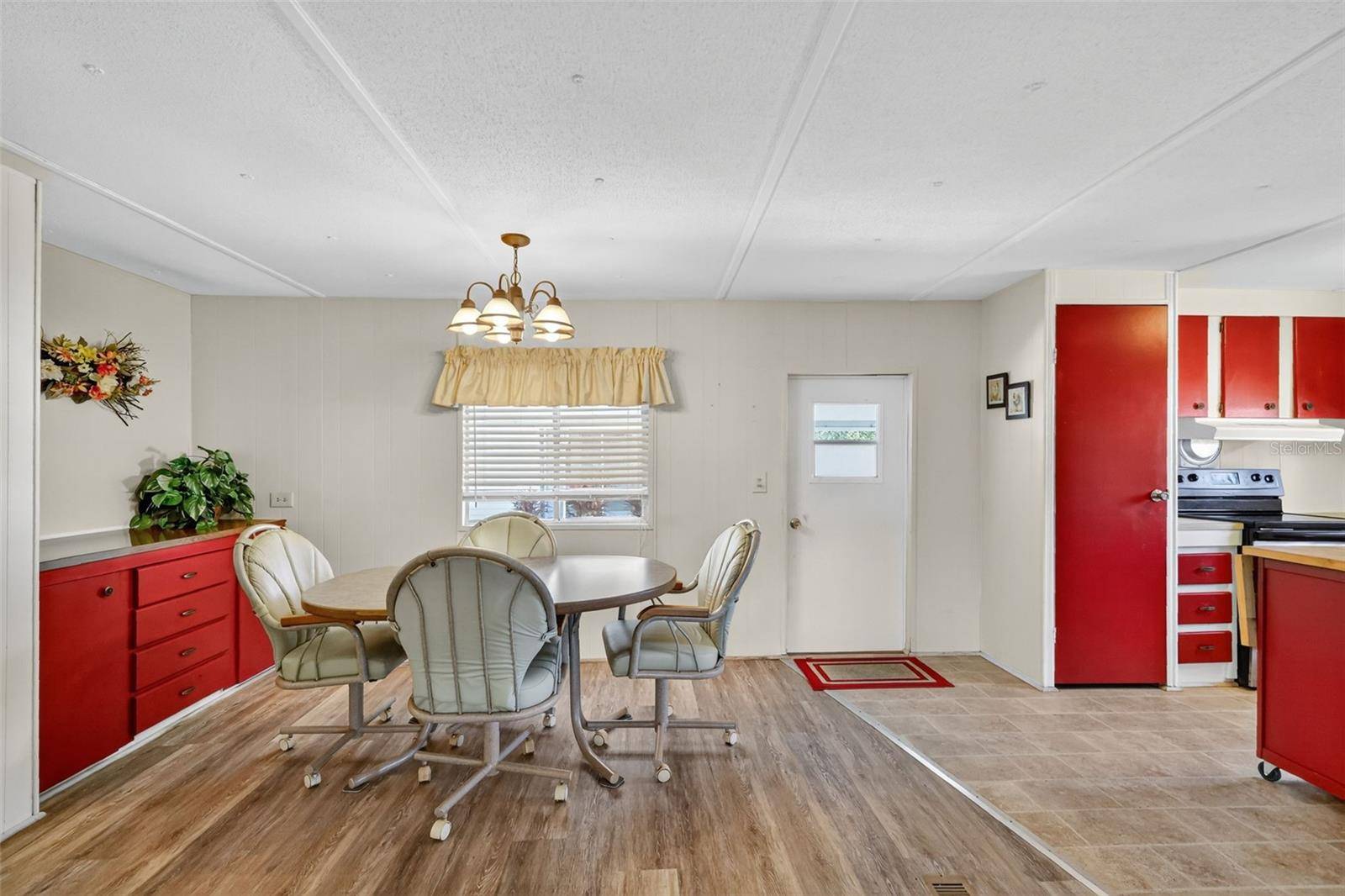 Leesburg, FL 34788,563 TAMMI DR