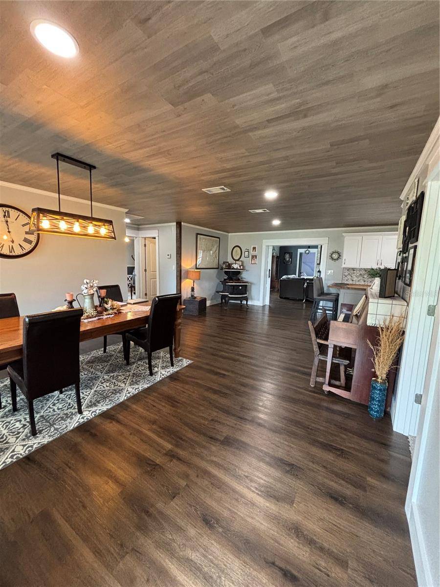 Lady Lake, FL 32159,37445 GRAYS AIRPORT RD