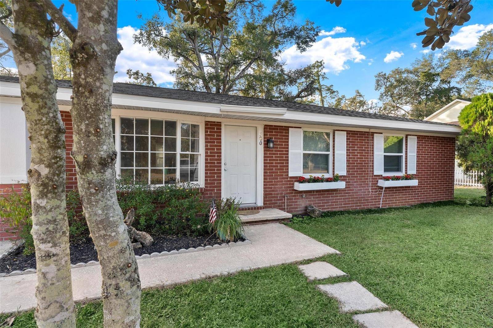 Fruitland Park, FL 34731,500 COLLEGE AVE