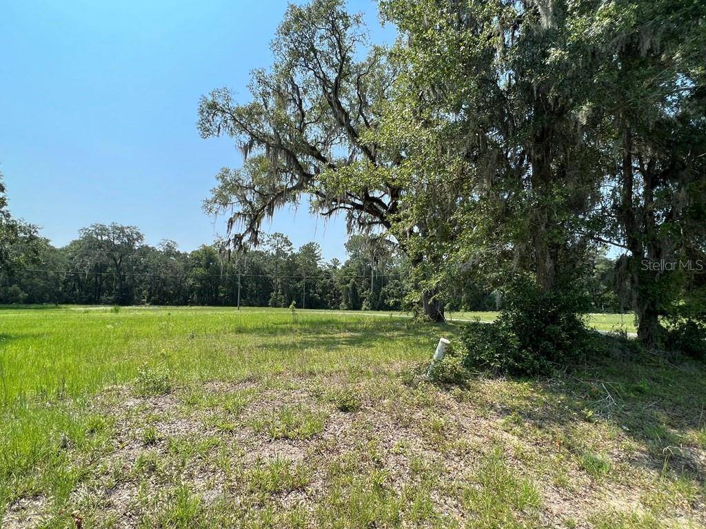 Trenton, FL 32693,725 SE 70TH LOOP