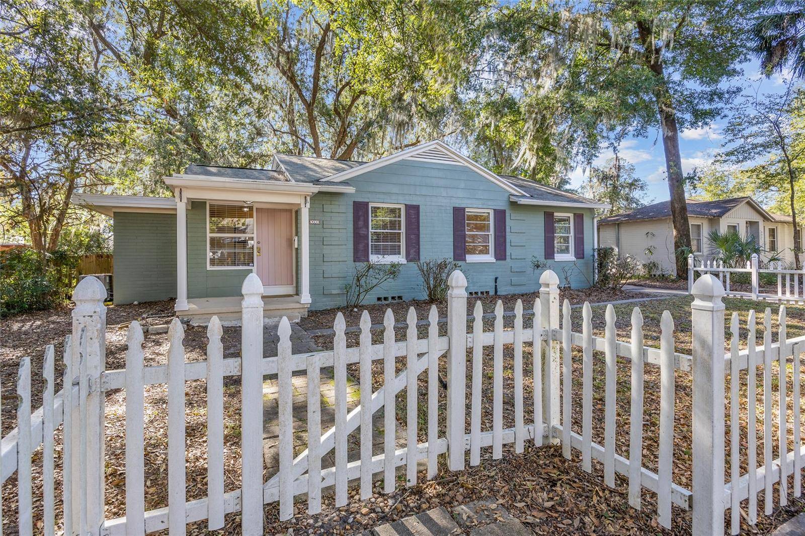 Gainesville, FL 32601,923 NW 9TH AVE