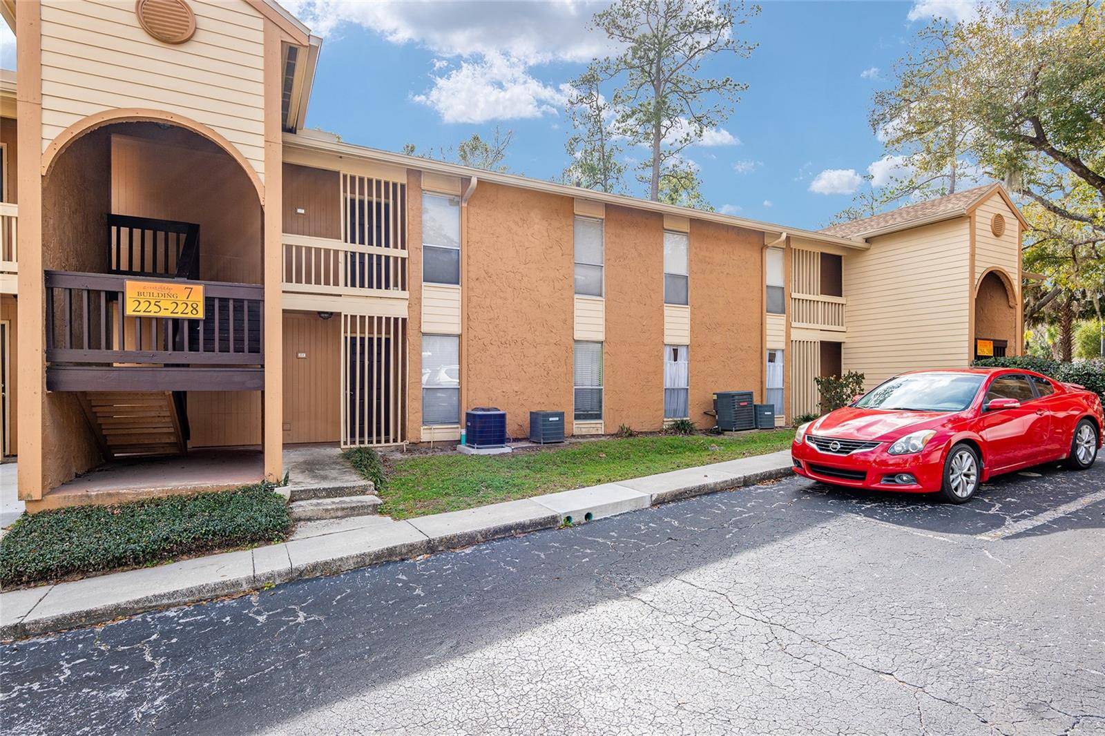 Gainesville, FL 32605,1810 NW 23RD BLVD #229A