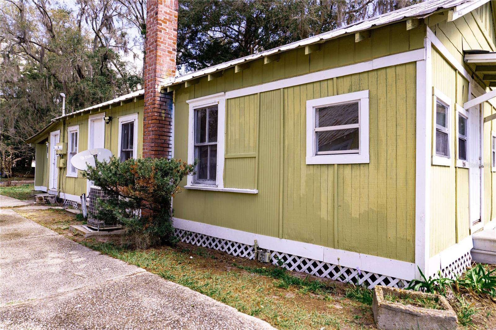 Gainesville, FL 32641,1504 E UNIVERSITY AVE