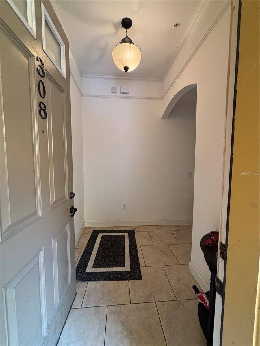 Gainesville, FL 32603,325 NW 14TH ST #308