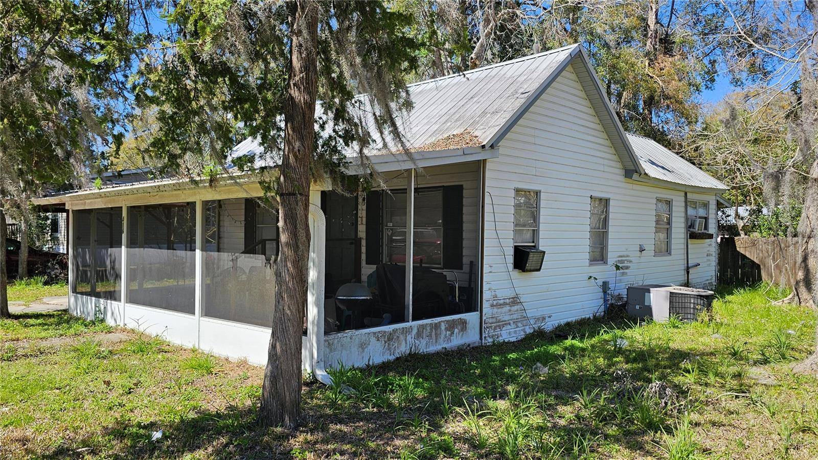 Williston, FL 32696,416 SE 3RD AVE