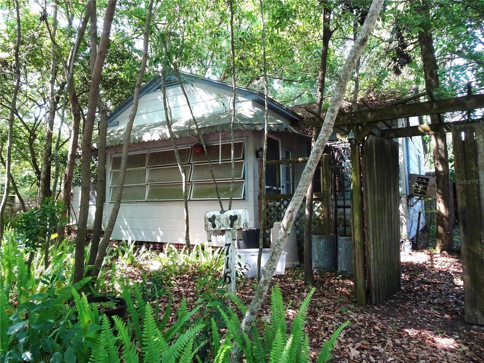 Gainesville, FL 32601,716 NW 9TH AVE