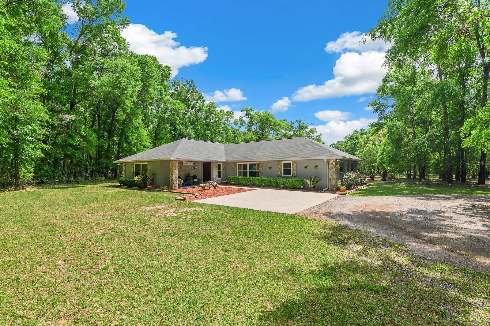 High Springs, FL 32643,23719 NW 142ND AVE