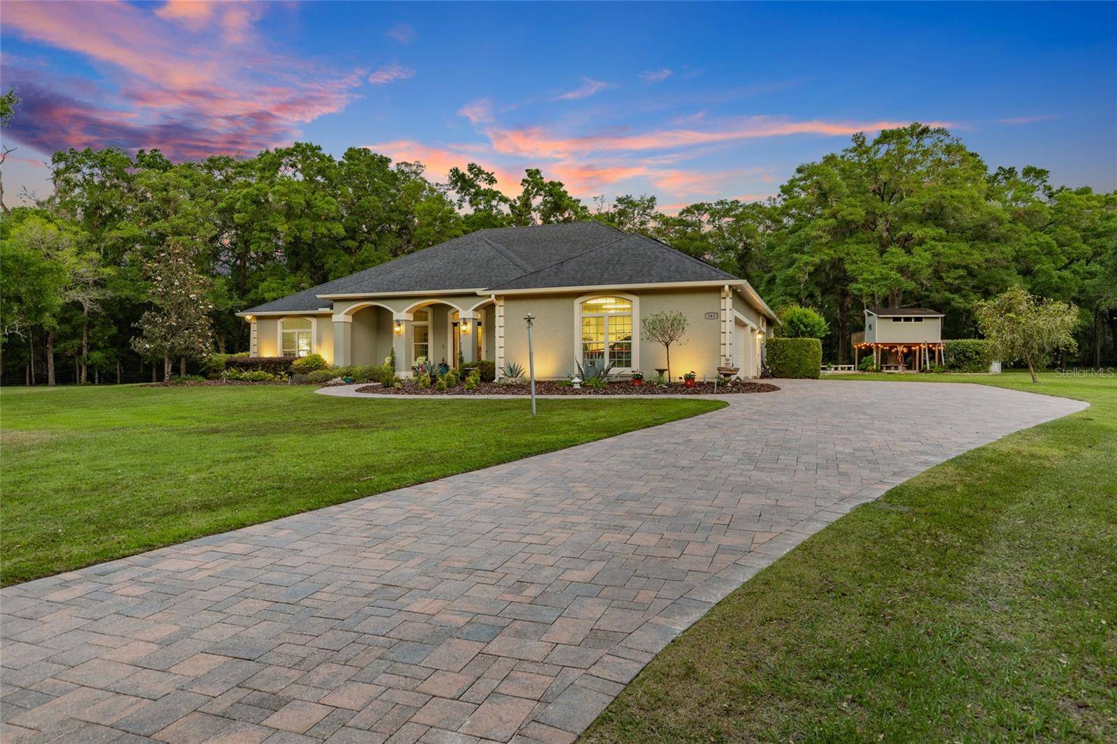 Newberry, FL 32669,563 NW 155TH WAY
