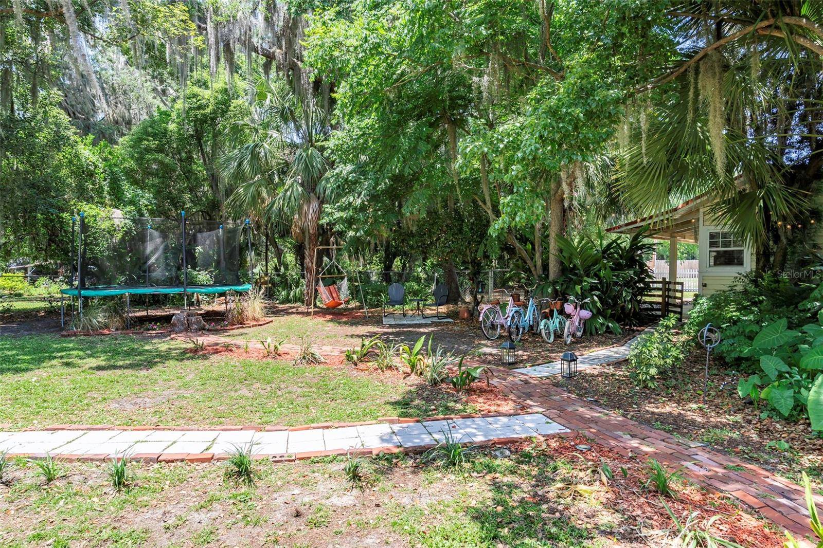 Keystone Heights, FL 32656,561 SE LAKEVIEW DR