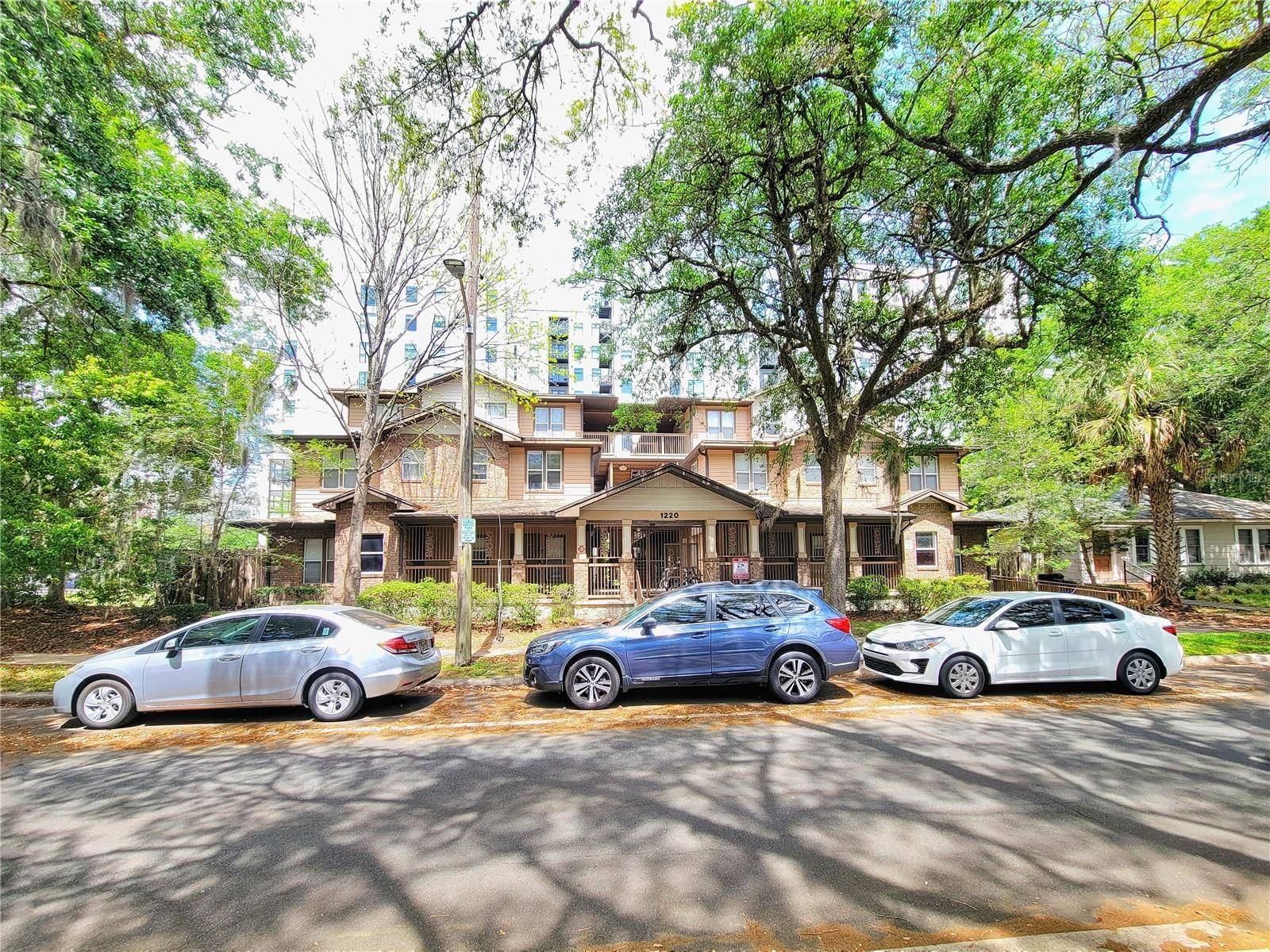 Gainesville, FL 32601,1220 SW 1ST AVE #304