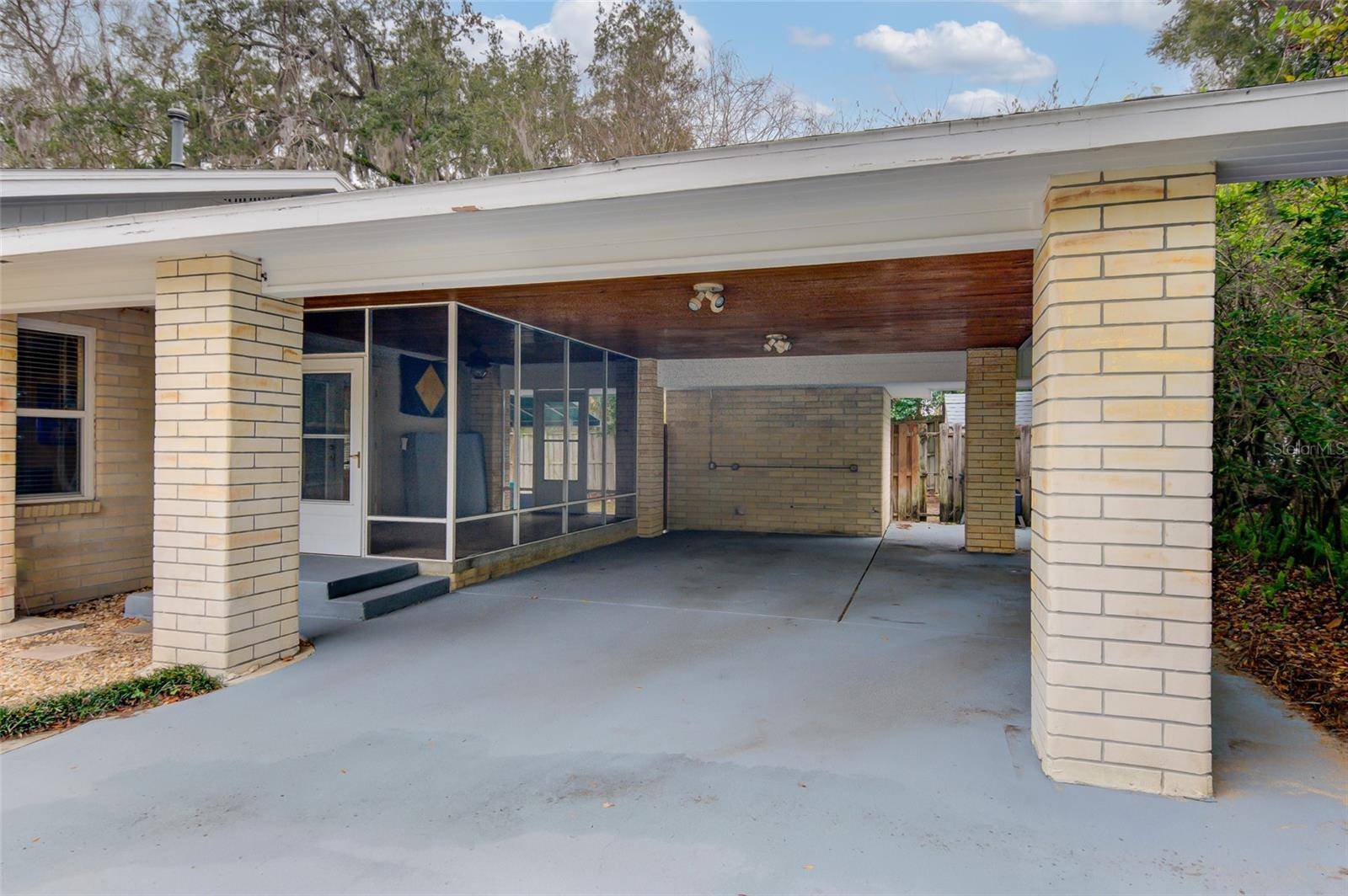 Gainesville, FL 32603,1318 NW 7TH RD