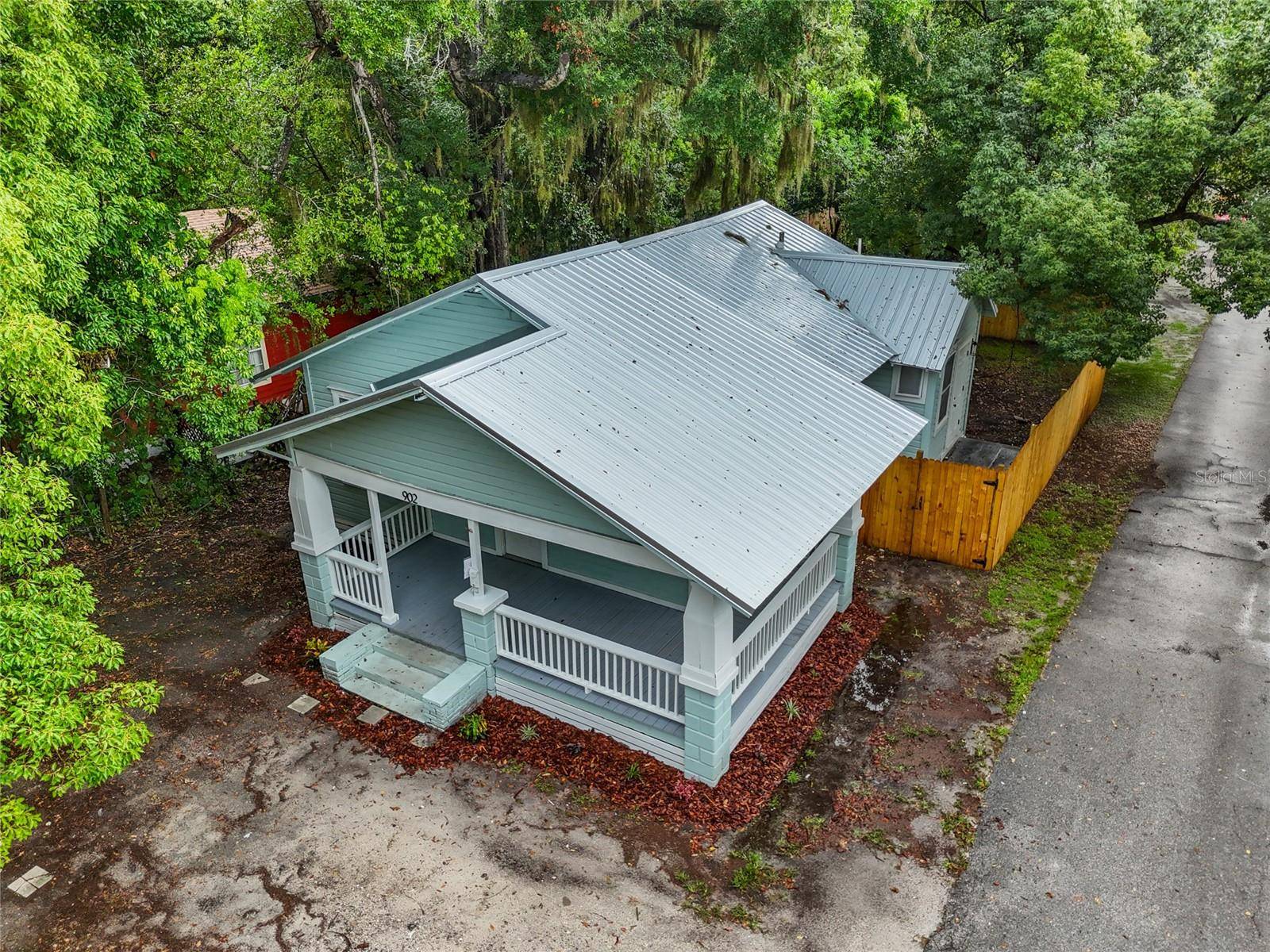 Gainesville, FL 32601,902 NW 4TH PL