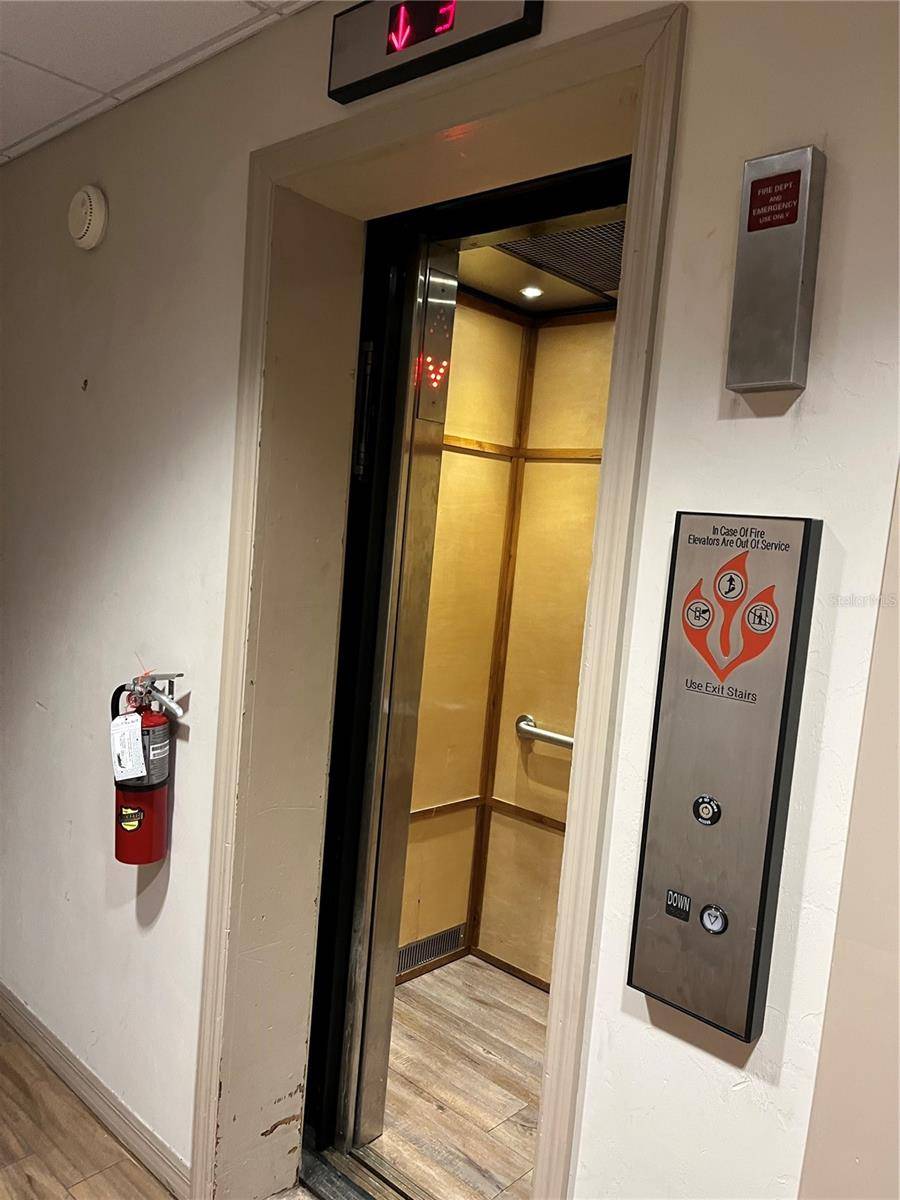 Gainesville, FL 32601,204 W UNIVERSITY AVE #8