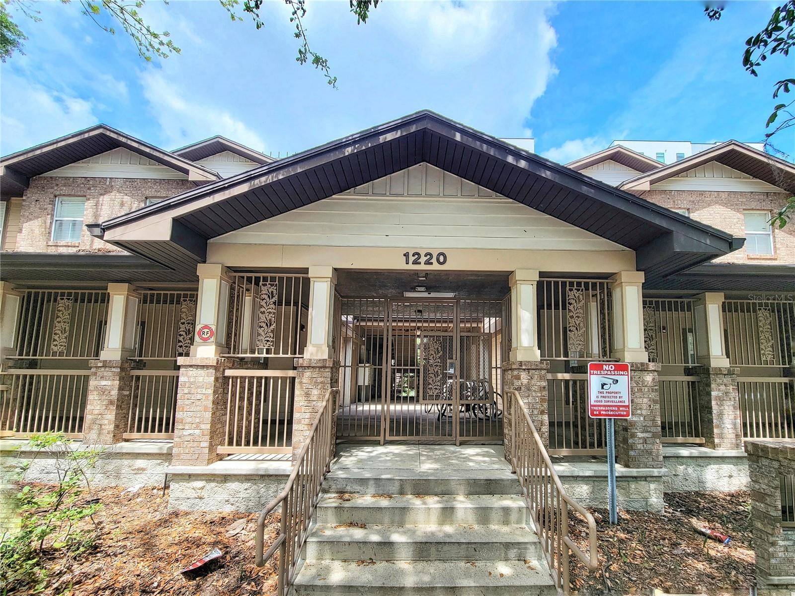 Gainesville, FL 32601,1220 SW 1ST AVE #204