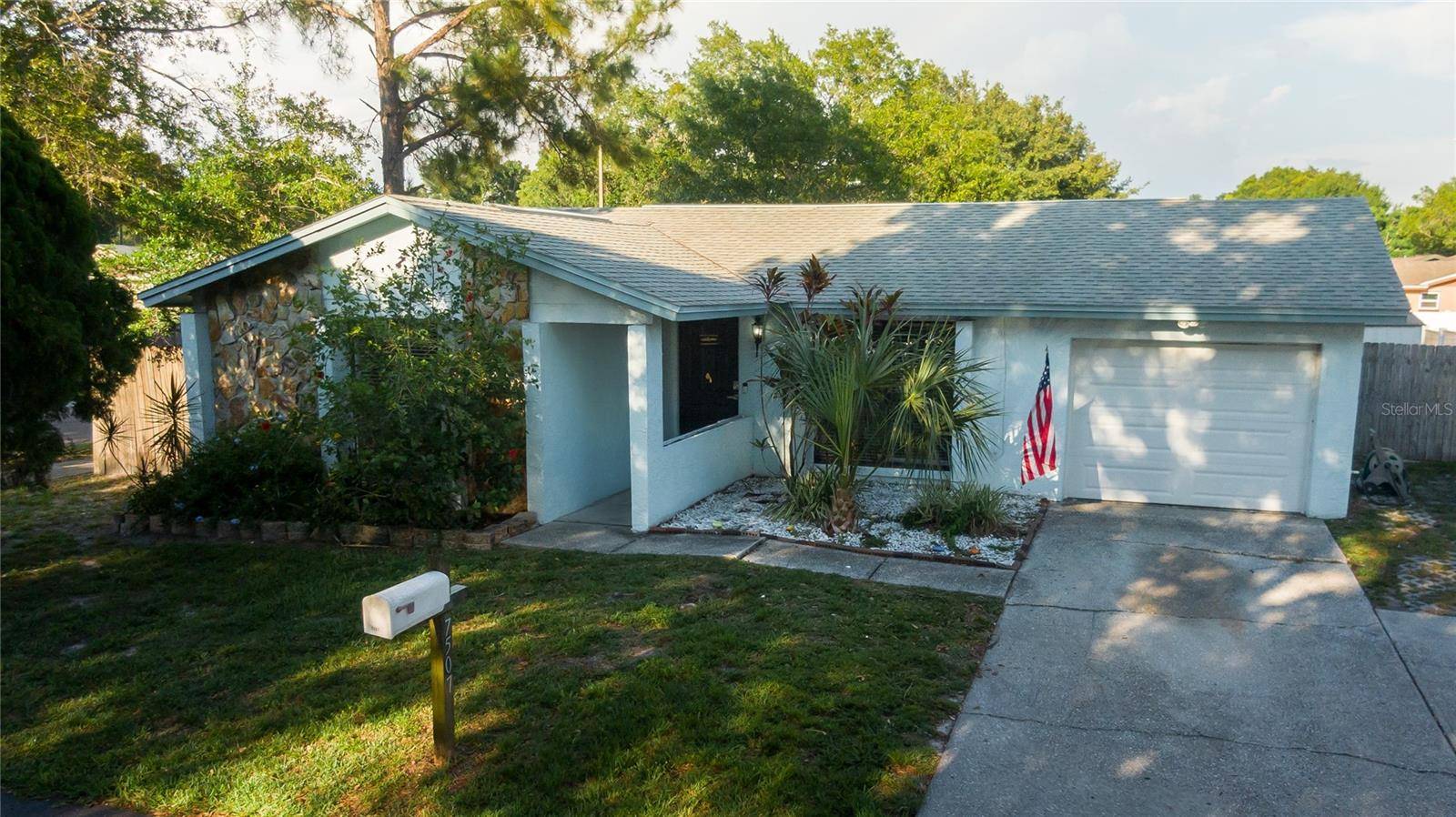 Tampa, FL 33615,7507 WOODLAND OAKS CT