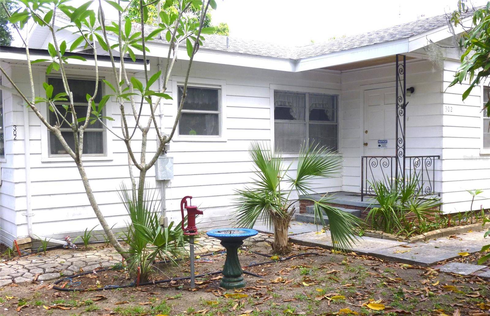 Frostproof, FL 33843,302 S PALM AVE