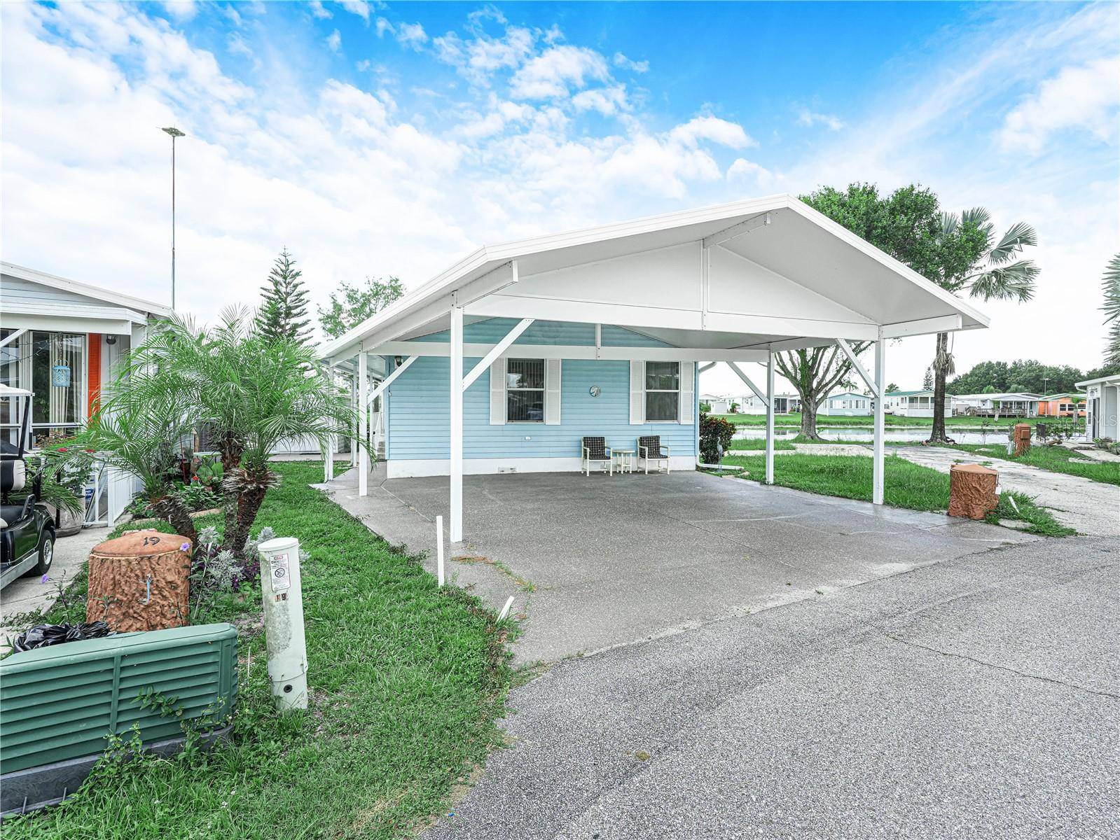 Lake Wales, FL 33898,17 RED QUILL CIR