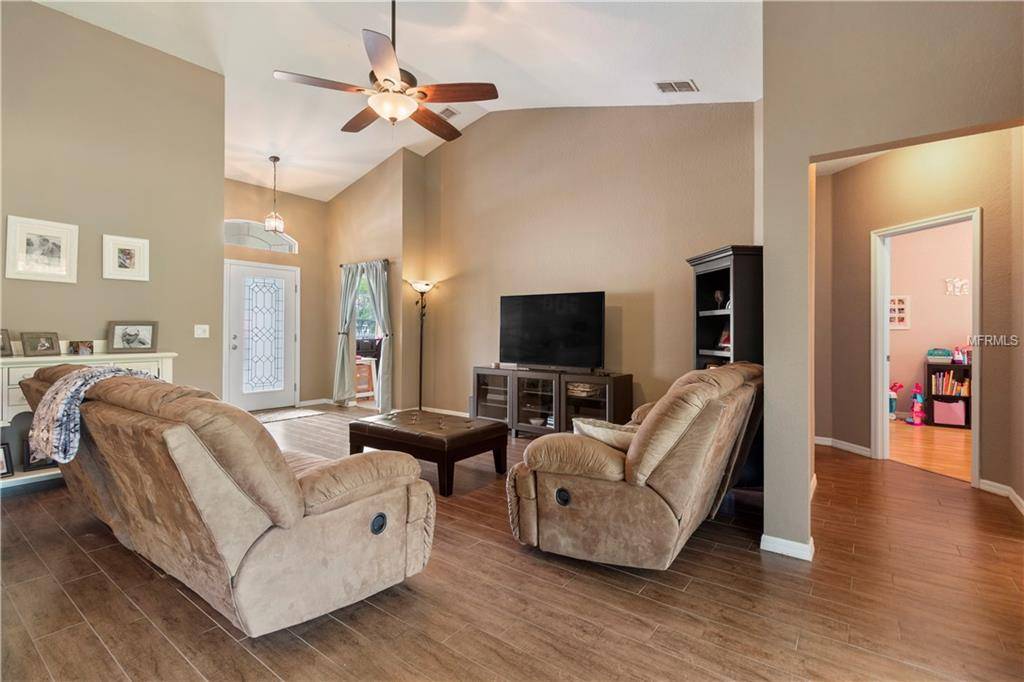 Lakeland, FL 33810,5395 OXFORD MANOR CIR